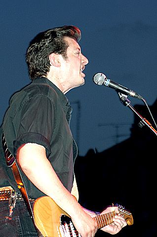 Mr.Blues 15 años. Santi Tamariz, guitarra y voz.