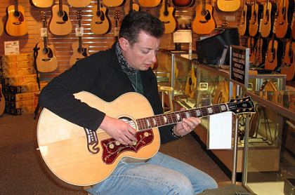 Gibson J 200
