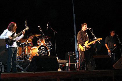 Directo en 2005 con Pepo Urquidi a la armónica