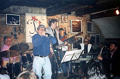 1994. Antigua Cava del Café Corrillo. Carlos Carli, Miguel A. Lucas, Pepe Pereira, Emilio Robalo y Jaime Muela